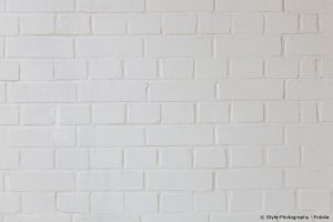weiße Klinker Wand